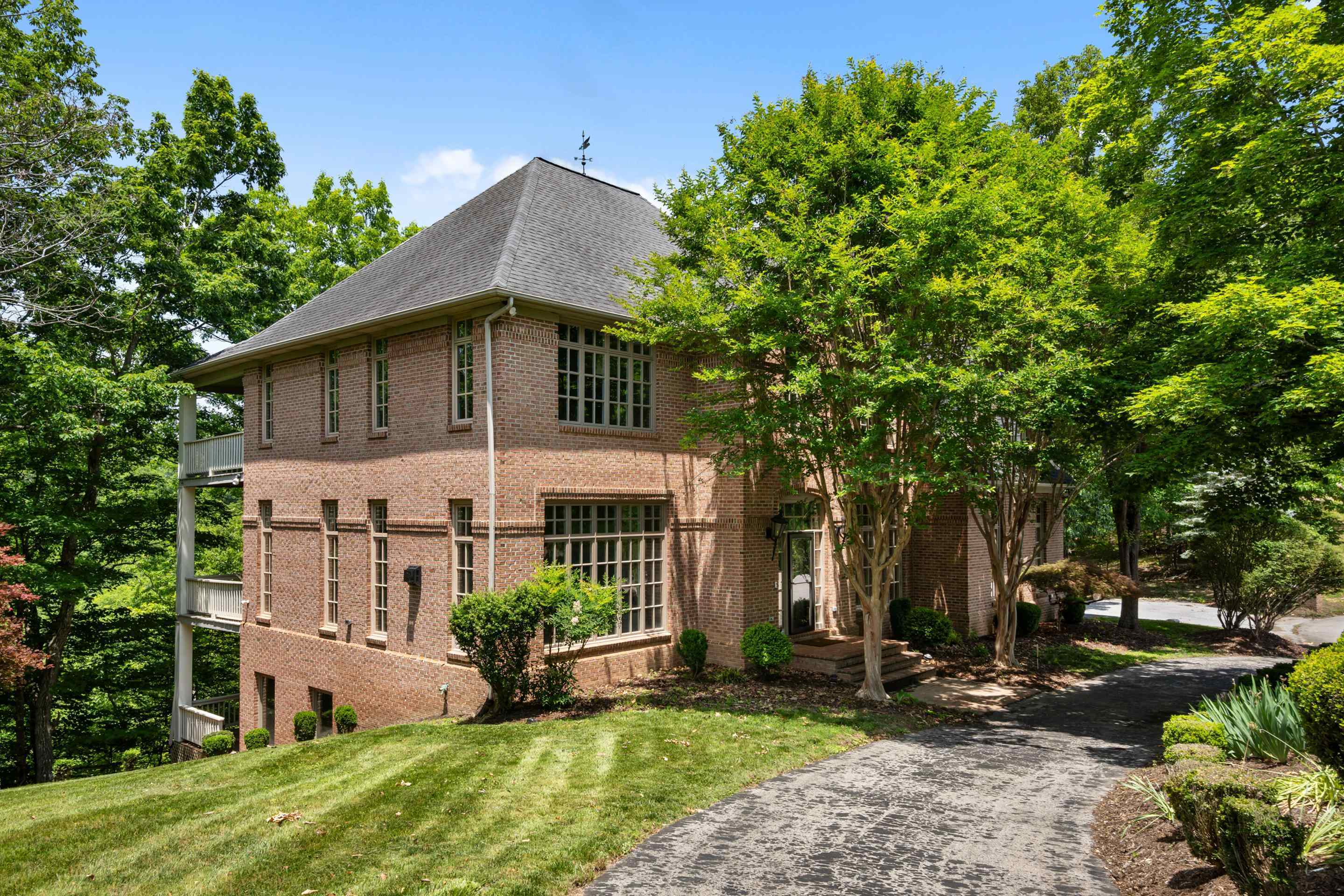 Property Photo: 1881 Mountainside Drive VA 24060