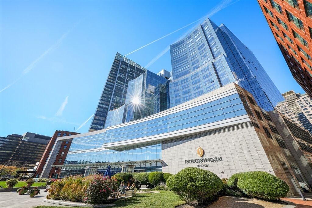 Property Photo: 500 Atlantic Ave 21C MA 02210