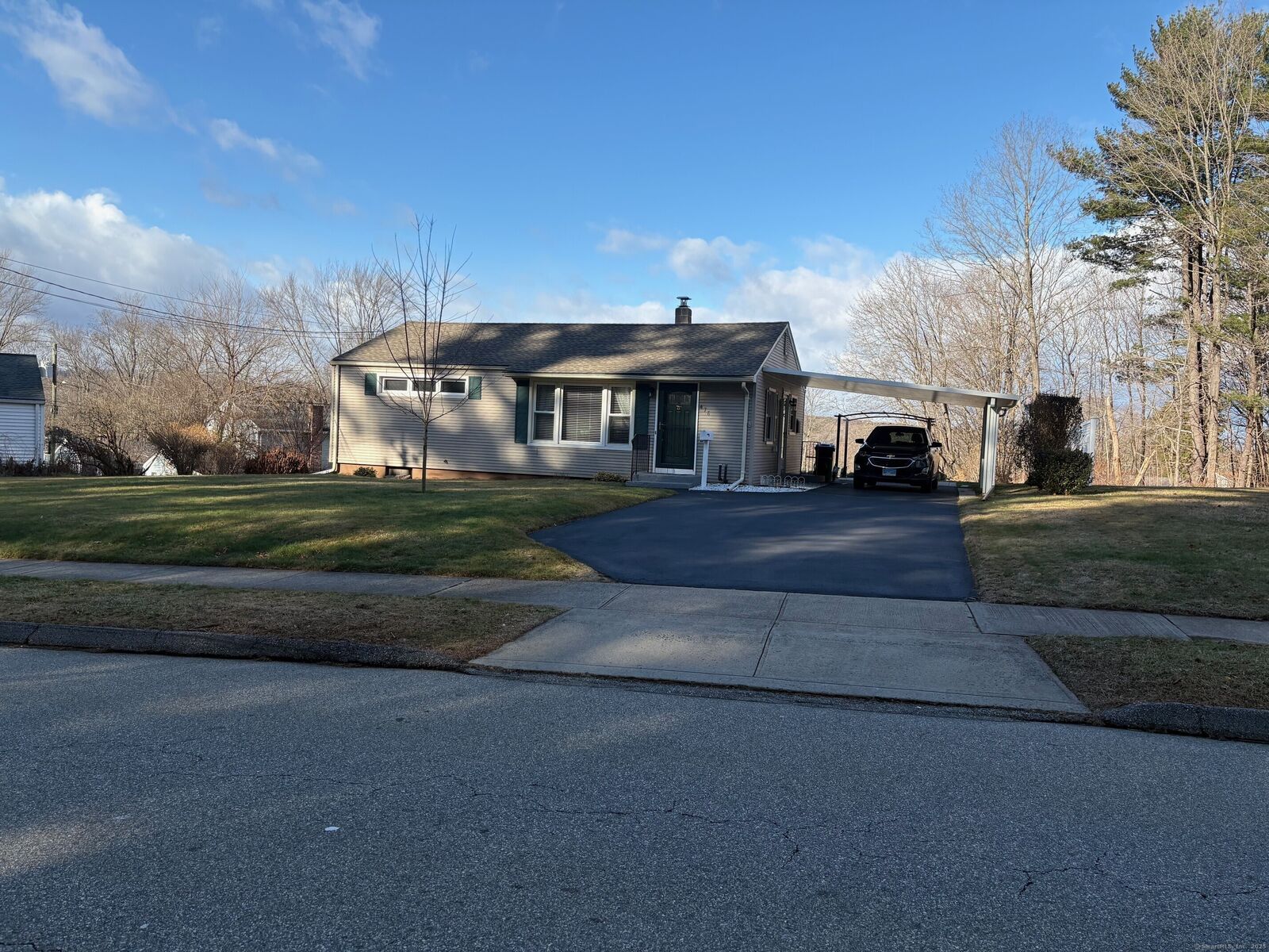 Property Photo:  476 Wadsworth Street  CT 06457 