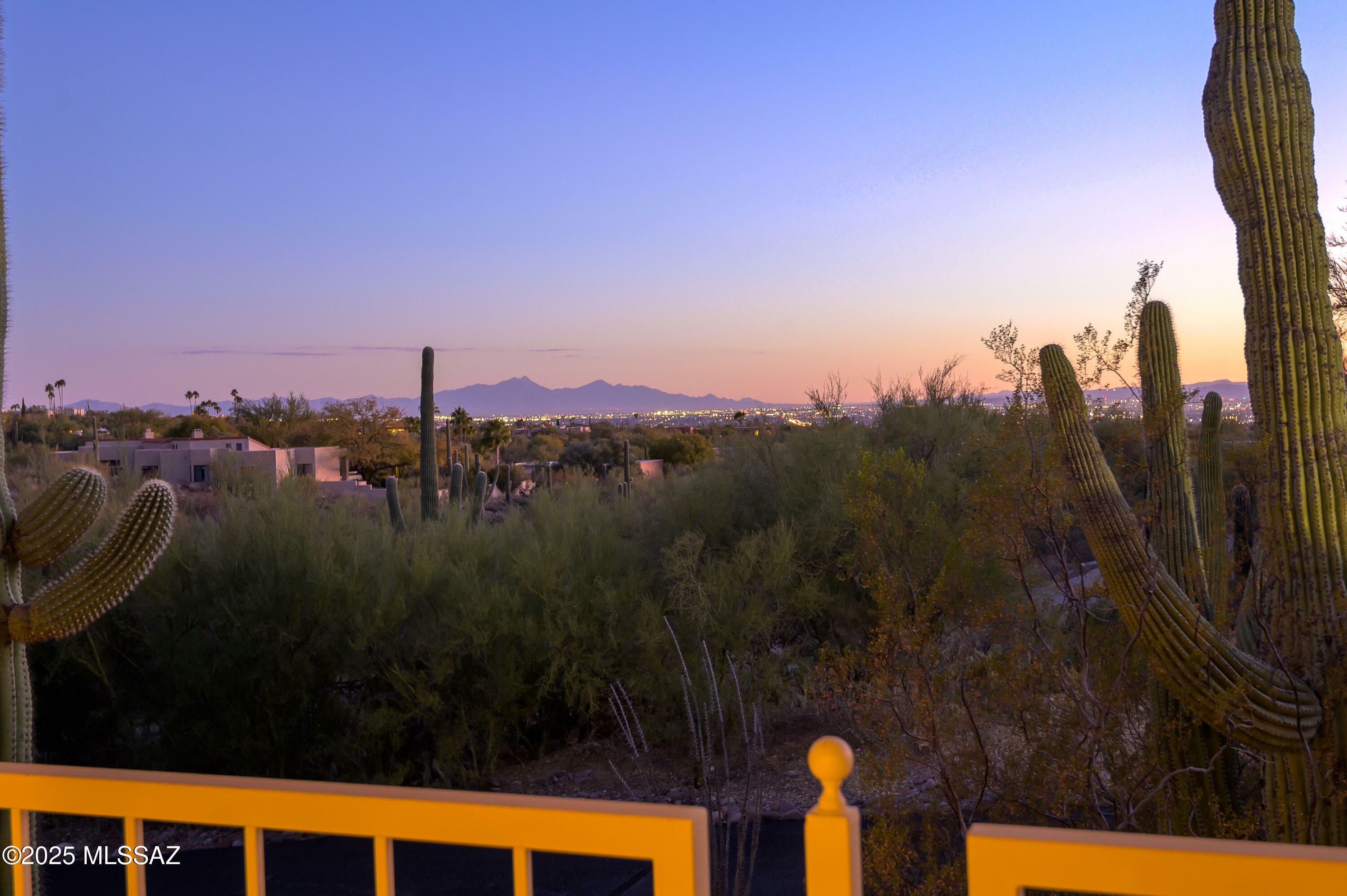 Property Photo:  6961 N Solaz Tercero  AZ 85718 