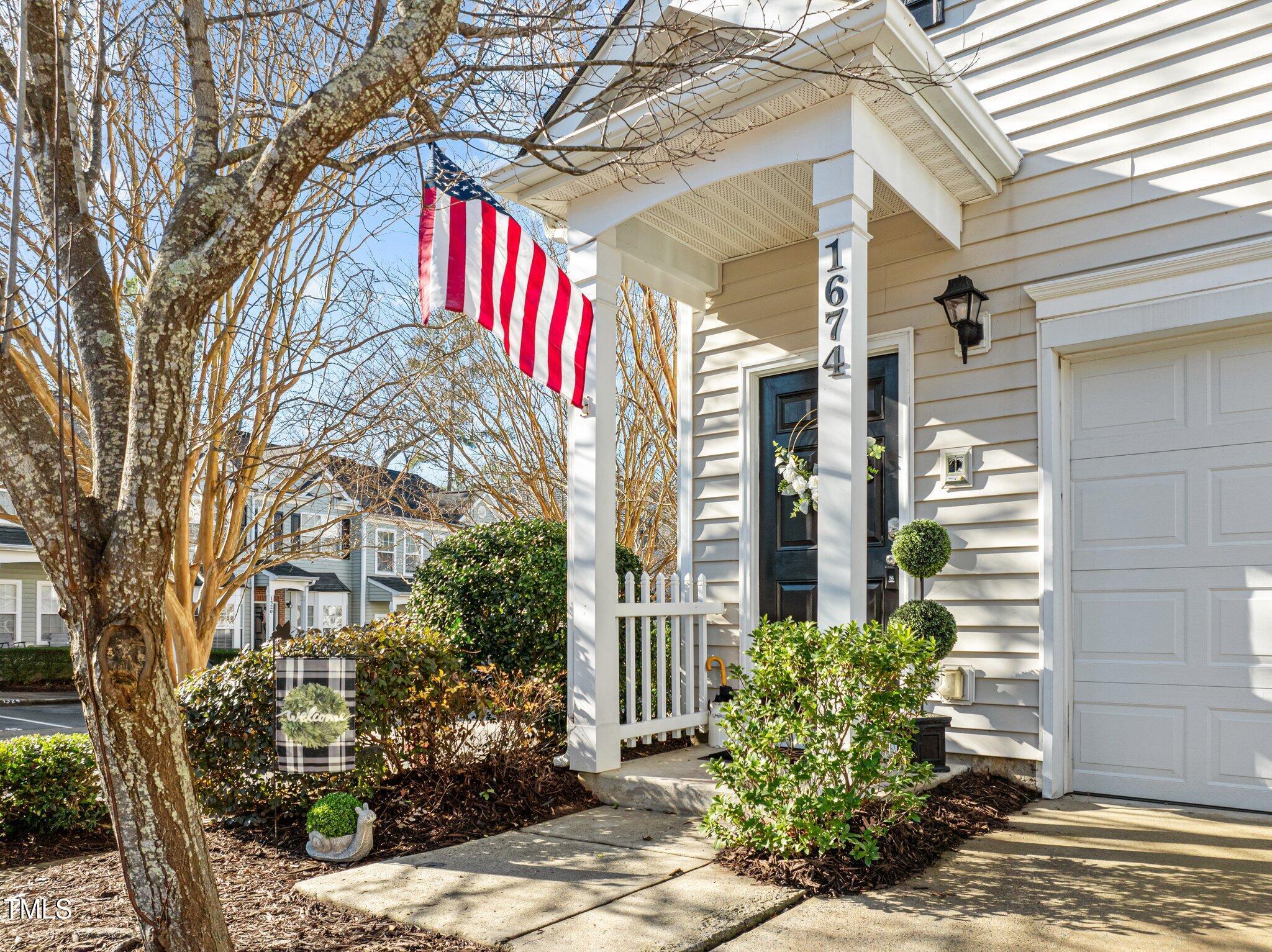 Property Photo: 1674 Snowmass Way NC 27713