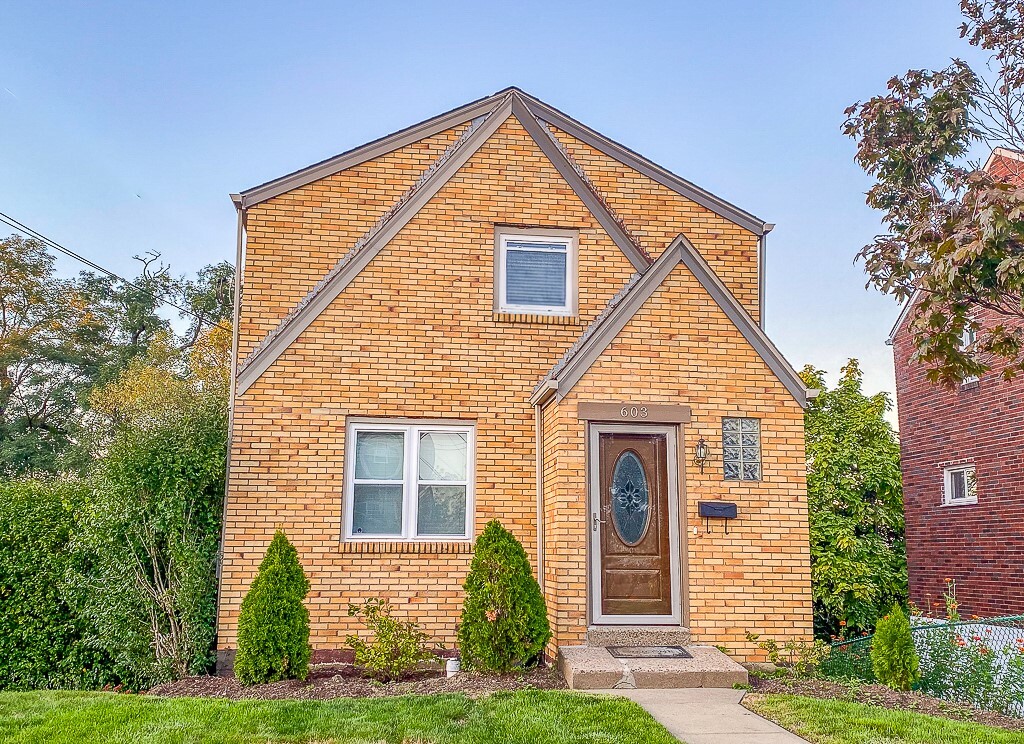 Property Photo: 603 Crysler St PA 15226