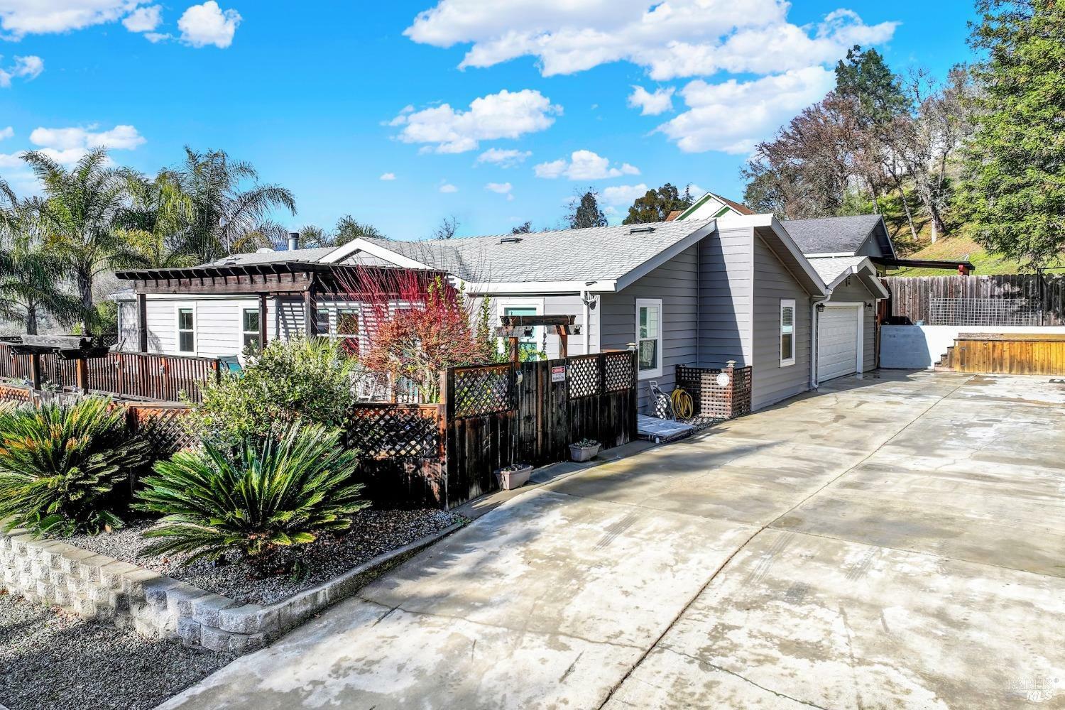 Property Photo:  104 Parkview Lane  CA 94558 