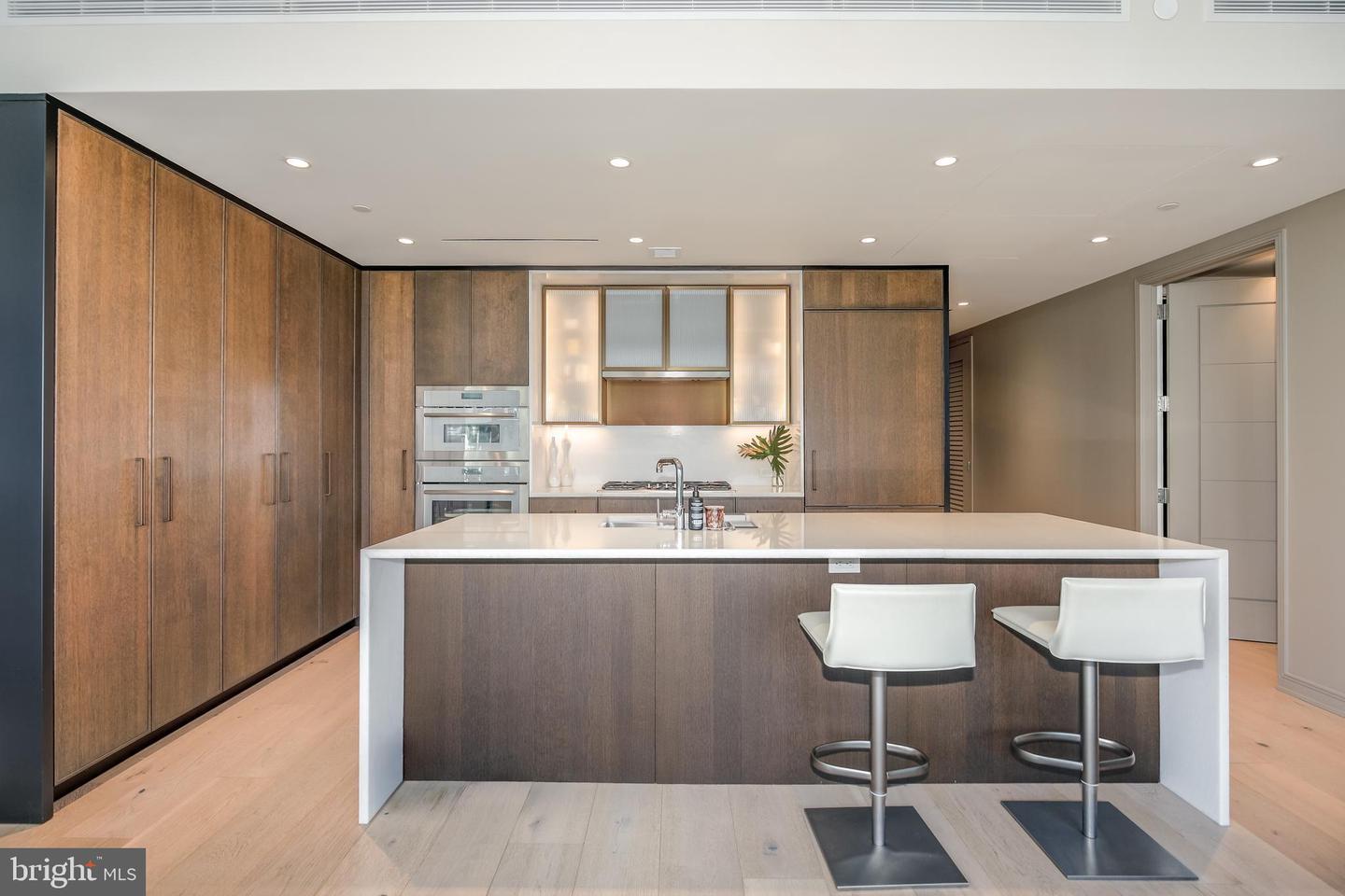 Property Photo: 601 Wharf SW 1007 DC 20024