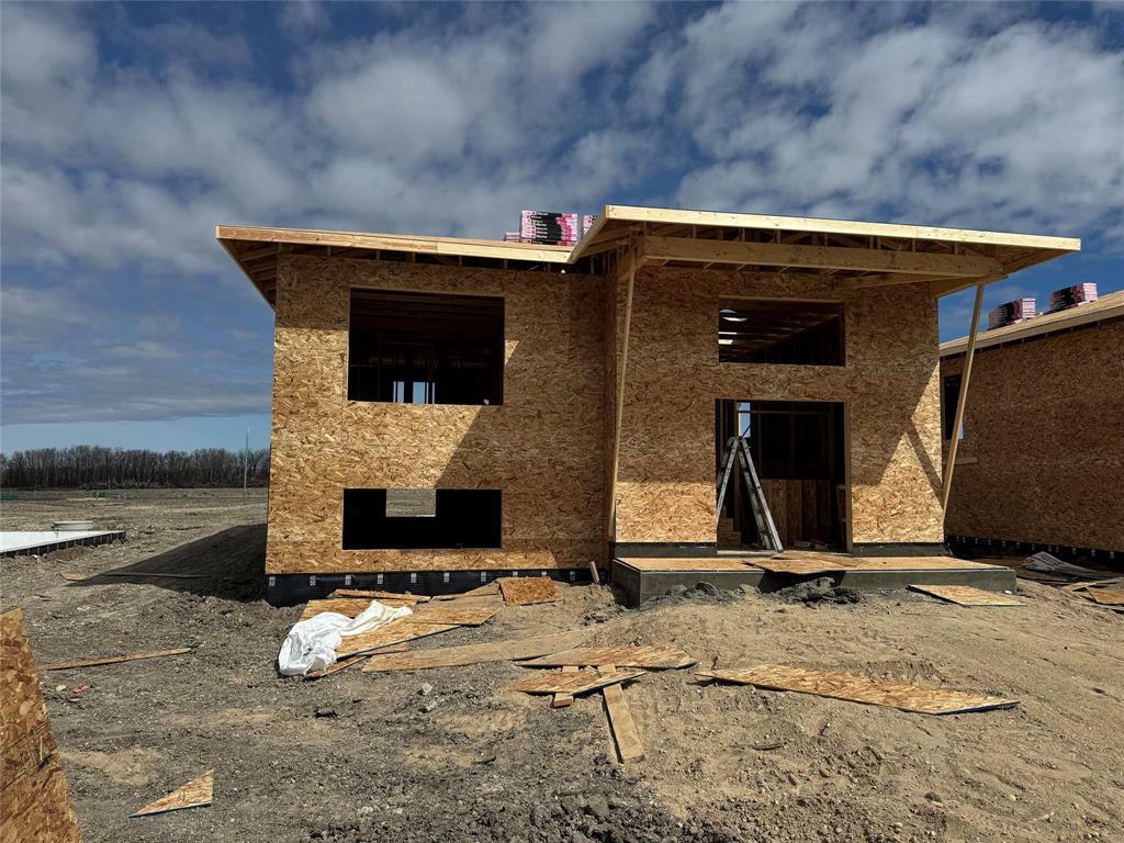 Property Photo: 5 Conifer Cove MB R0E 0A0