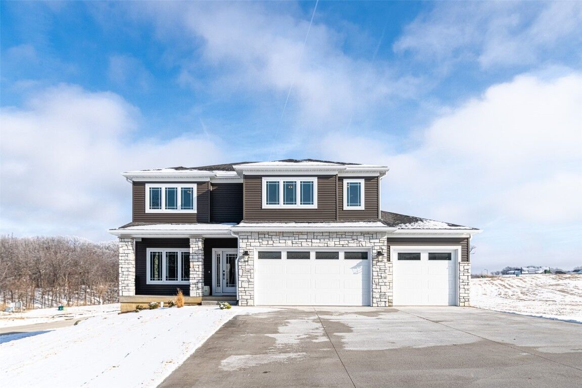 Property Photo: 1138 Kona Circle IA 52241