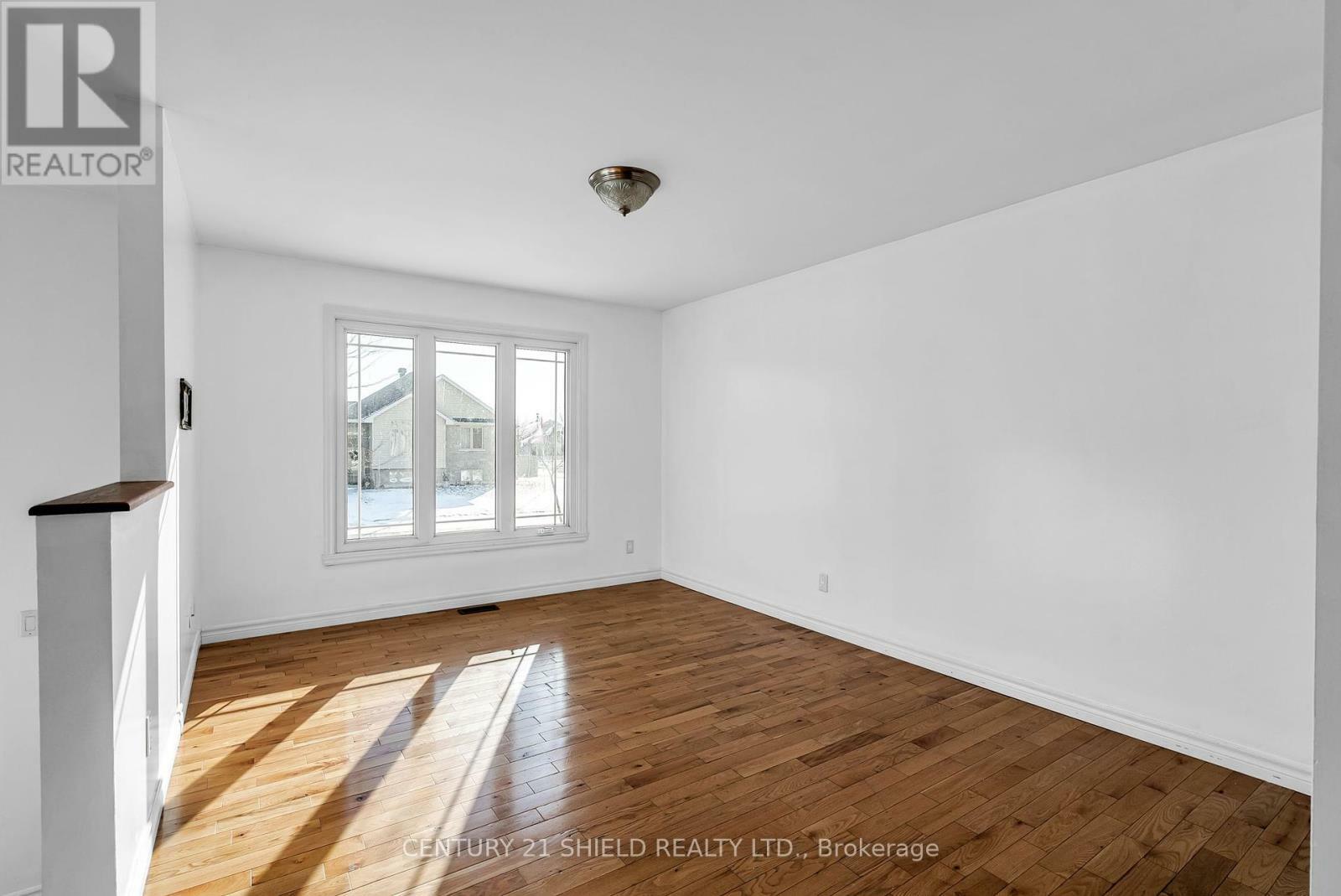 Property Photo:  108 Forestdale Crescent  ON K6K 0A5 