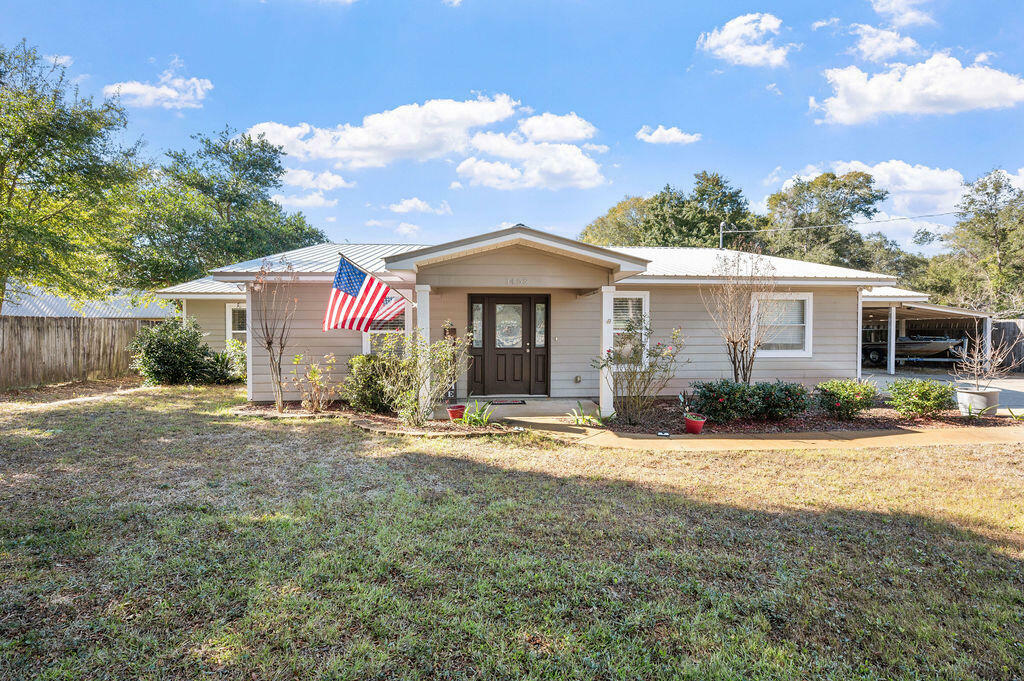 Property Photo:  1452 Live Oak Street  FL 32578 