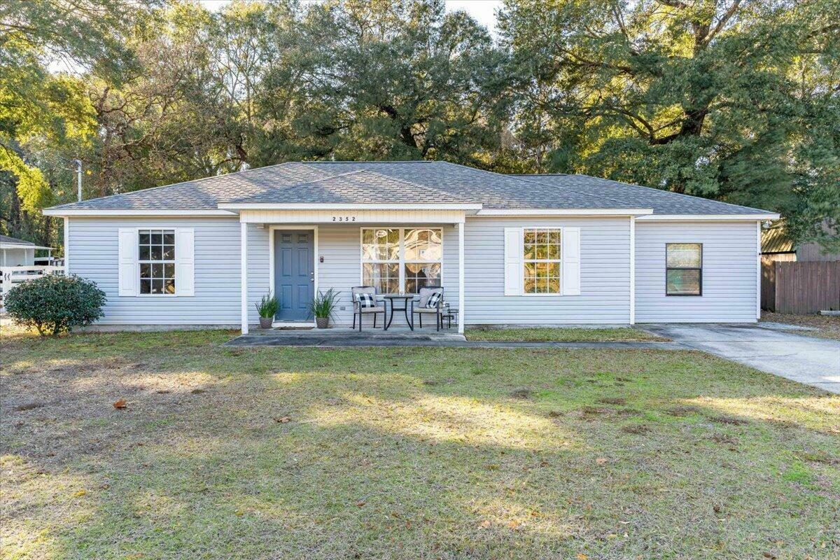 Property Photo:  2352 Susan Drive  FL 32536 