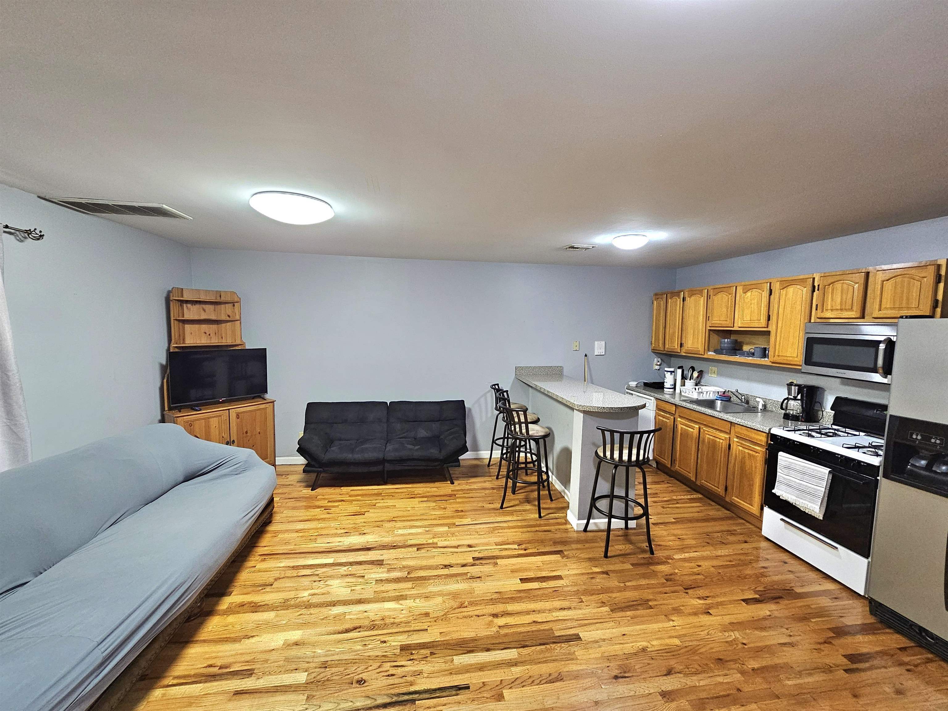 Property Photo:  4413 Park Ave 2L  NJ 07087 