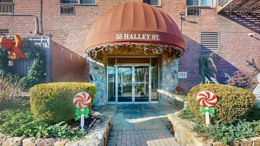 Property Photo:  55 Halley Street 2E  NY 10704 