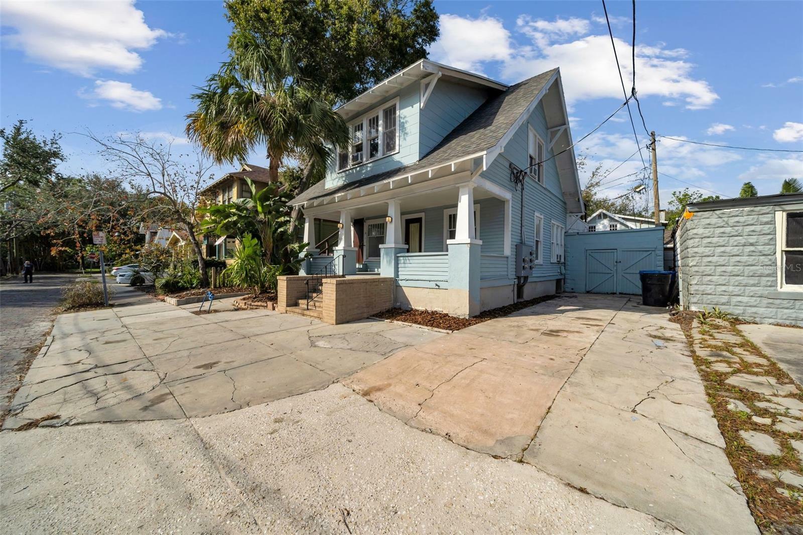 Property Photo:  619 Earle Avenue N  FL 33701 