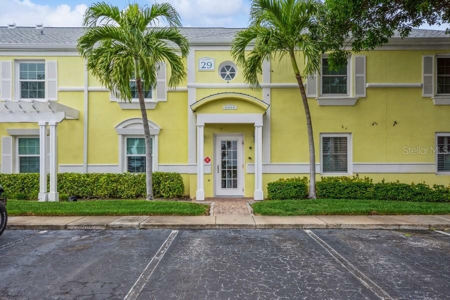 Property Photo:  5005 Coquina Key Drive SE  FL 33705 