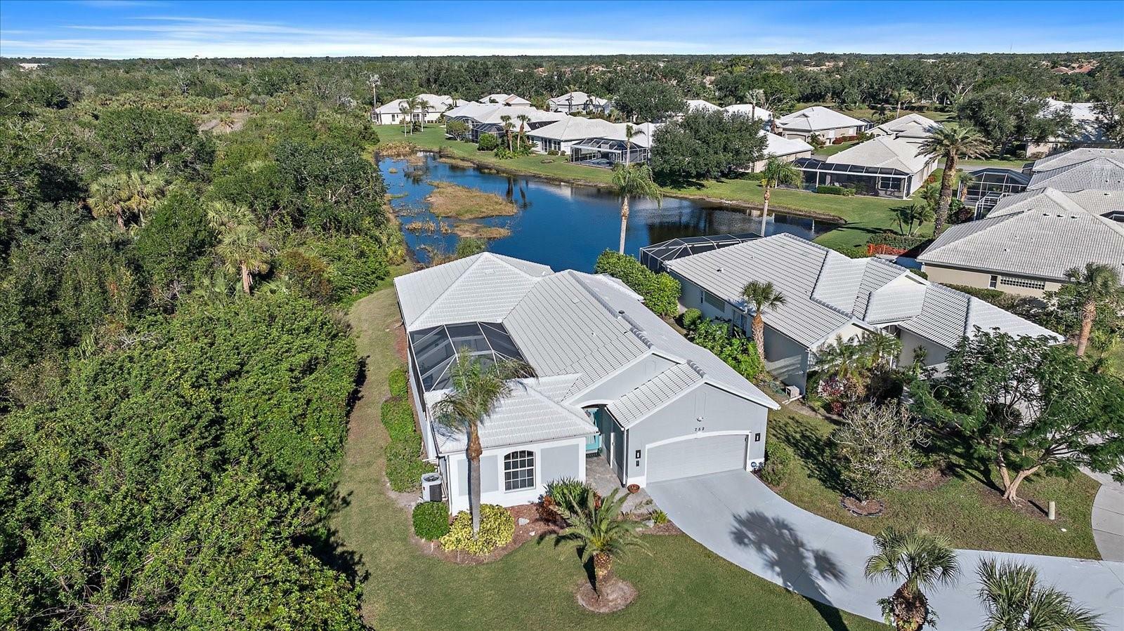 Property Photo:  752 Grassy Oaks Drive  FL 34293 