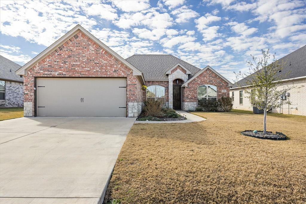 Property Photo:  3318 Windcrest Drive  TX 76049 