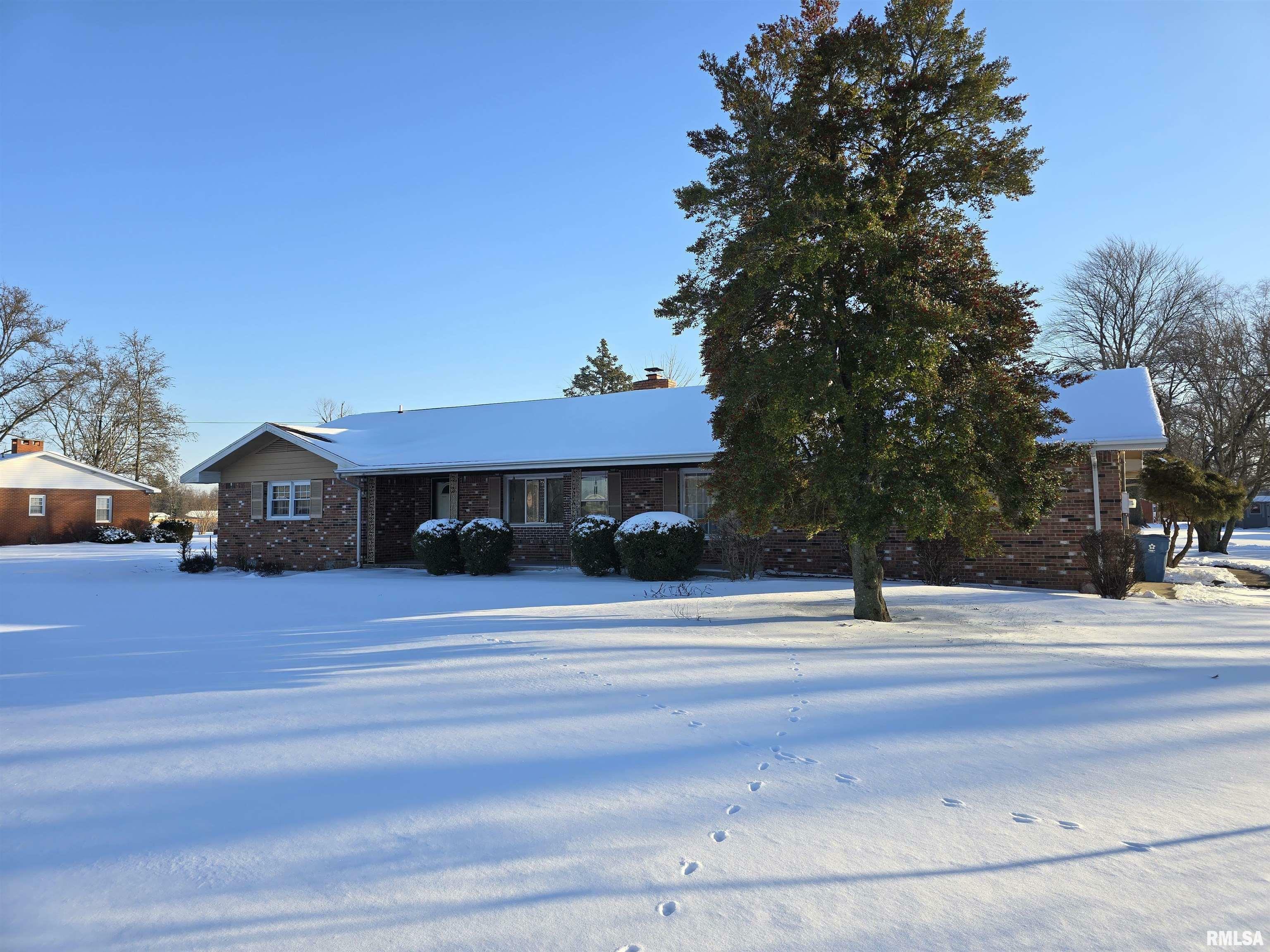 Property Photo:  405 Easthaven Drive  IL 62801 