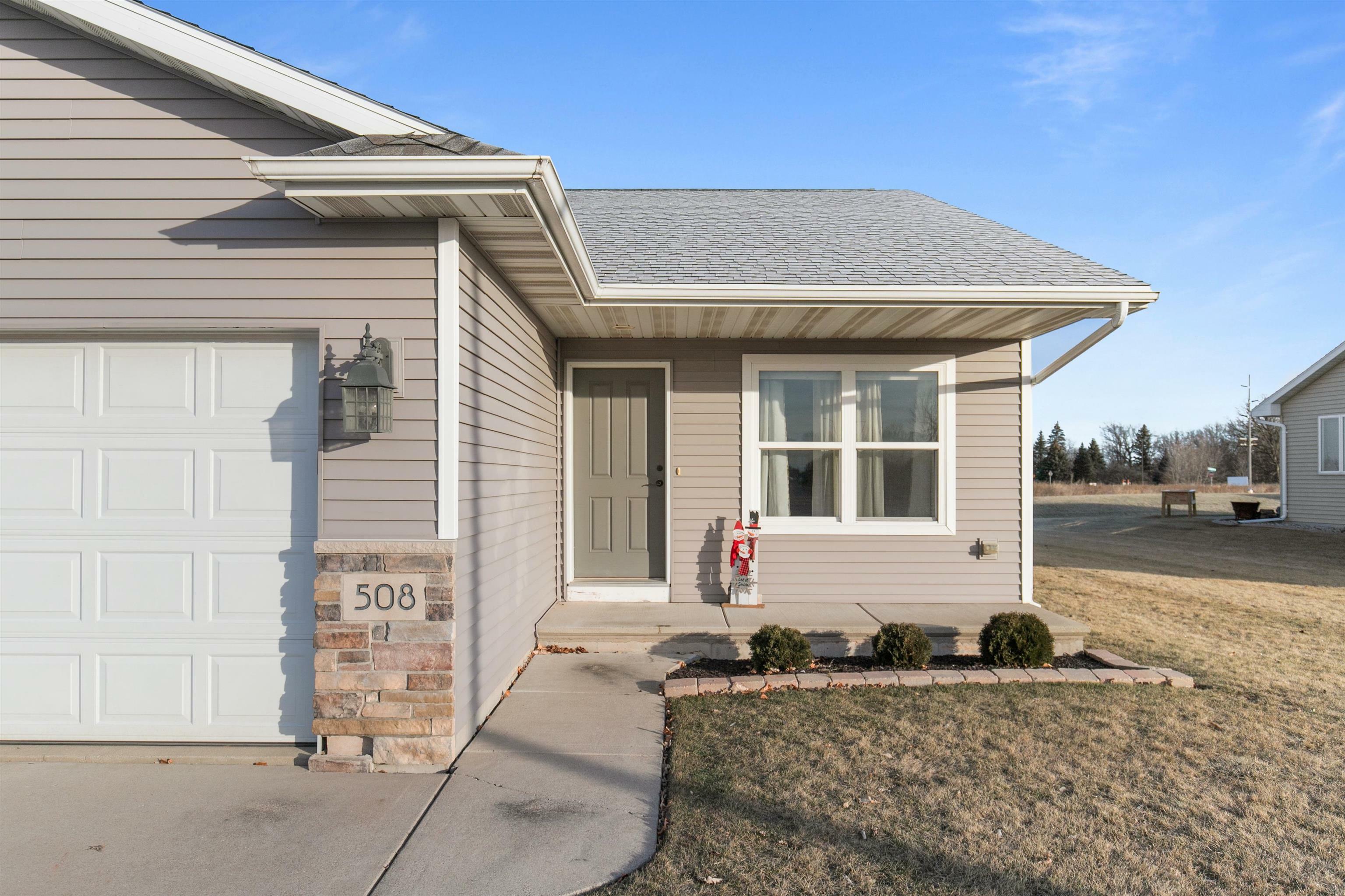 Property Photo:  508 Coonen Drive  WI 54113-1403 