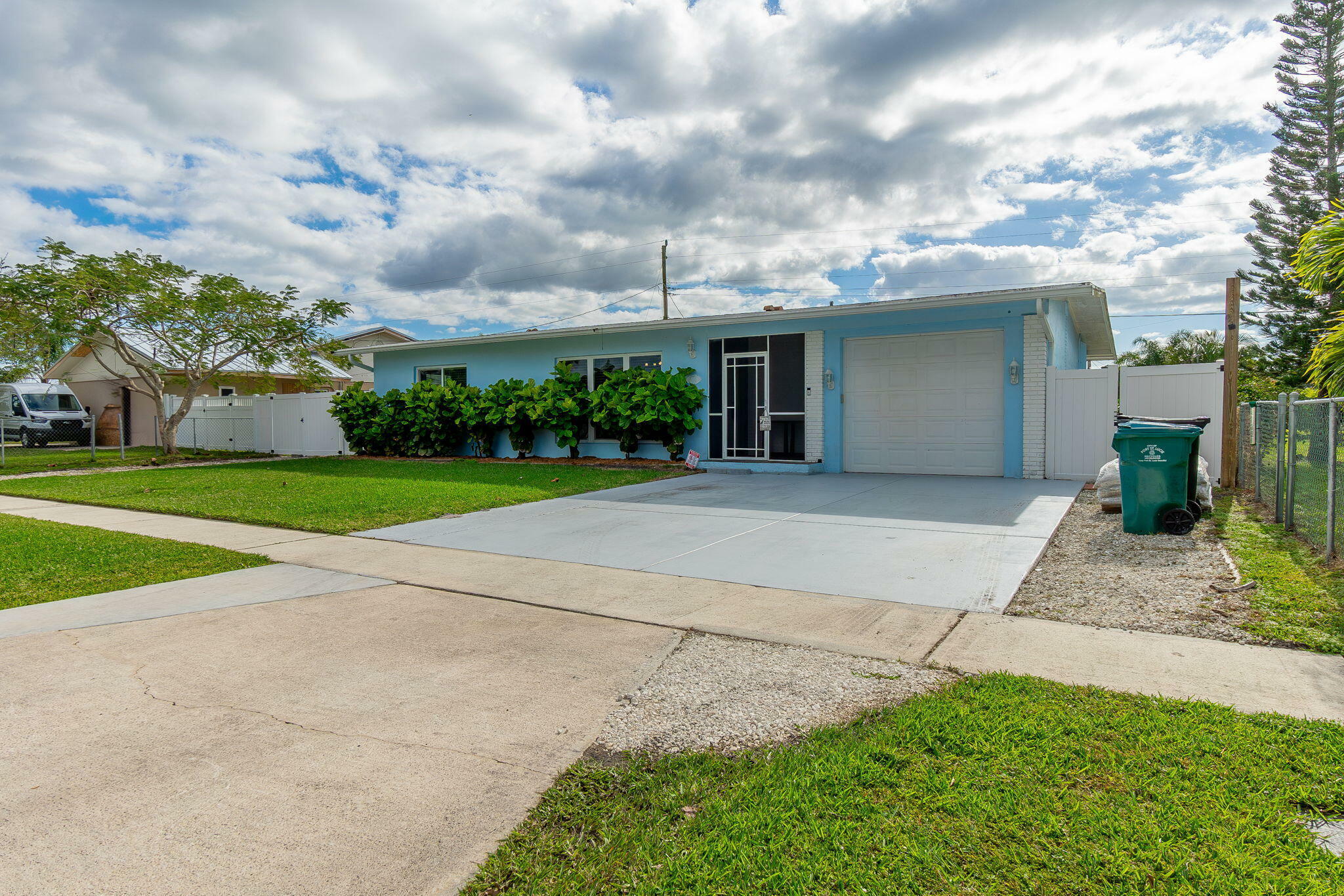 Property Photo: 1110 SE Mayfair Lane FL 34952