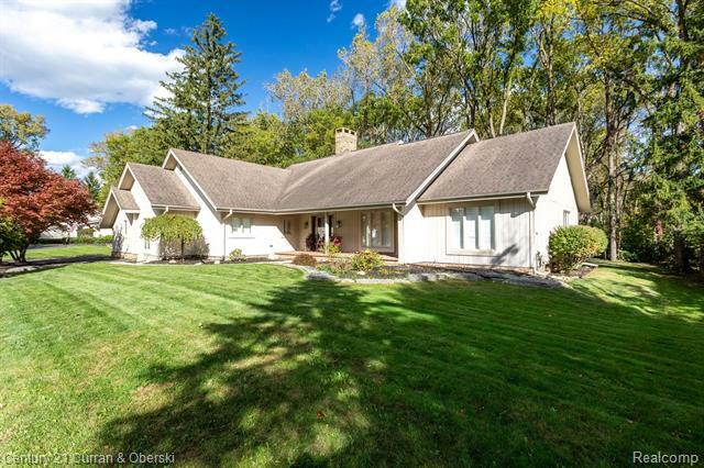 Property Photo:  9030 Northampton Drive  MI 48170 