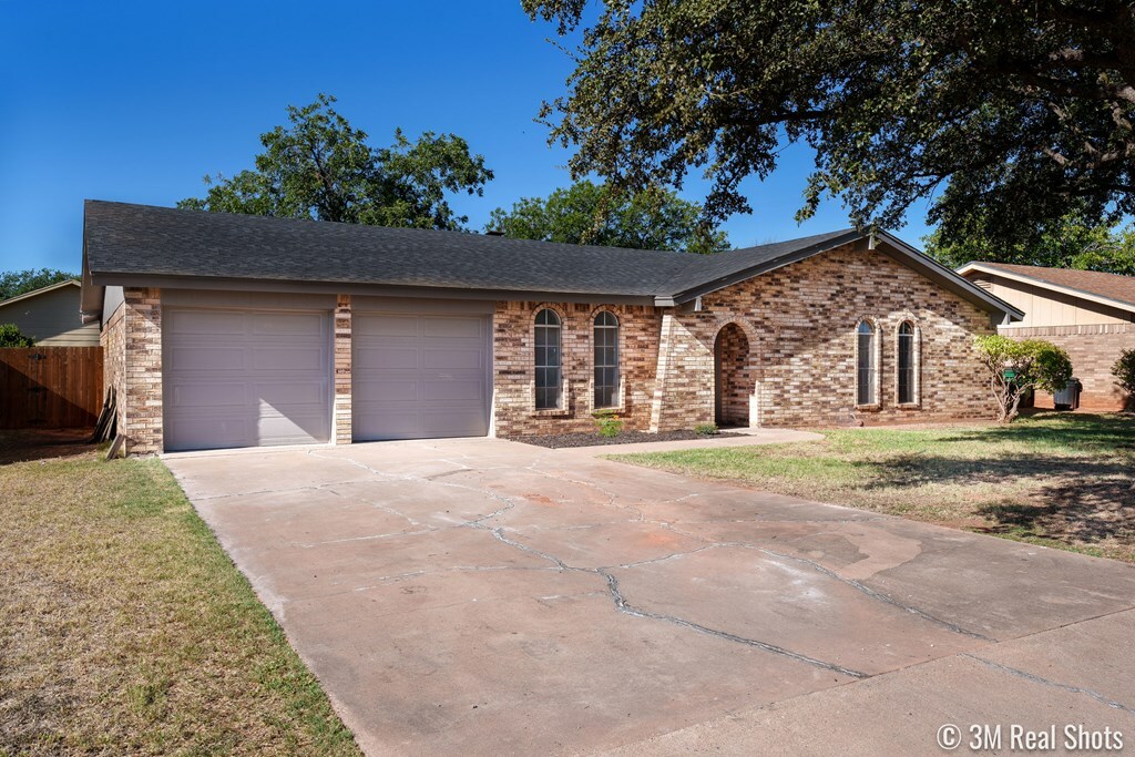 Property Photo:  3925 Inglewood Dr  TX 76904 