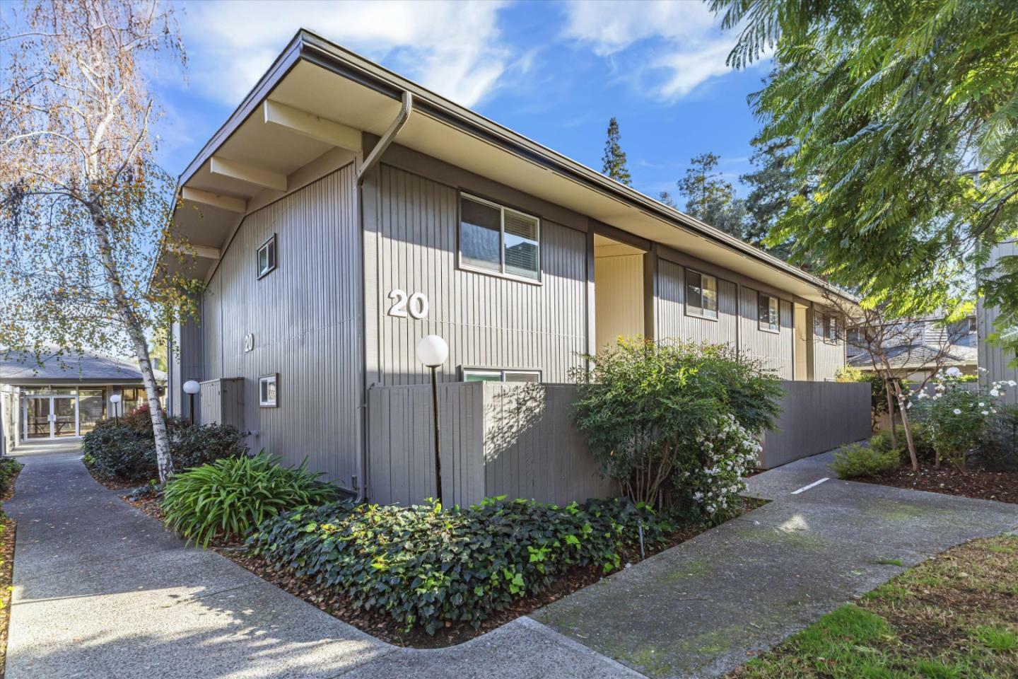 Property Photo:  121 Buckingham Drive 45  CA 95051 