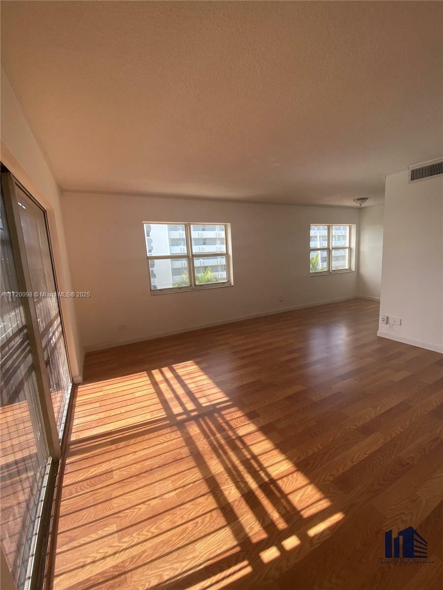 Property Photo:  3660 NE 166th St 516  FL 33160 