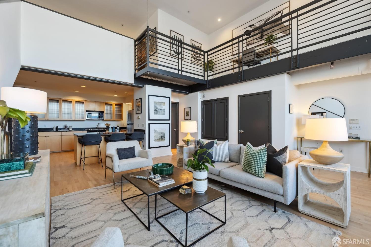 Property Photo:  370 De Haro Street B4  CA 94103 