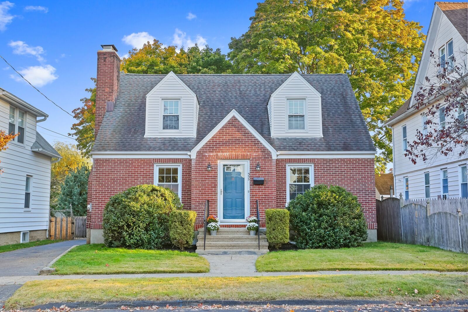 Property Photo:  335 Suburban Avenue  CT 06825 