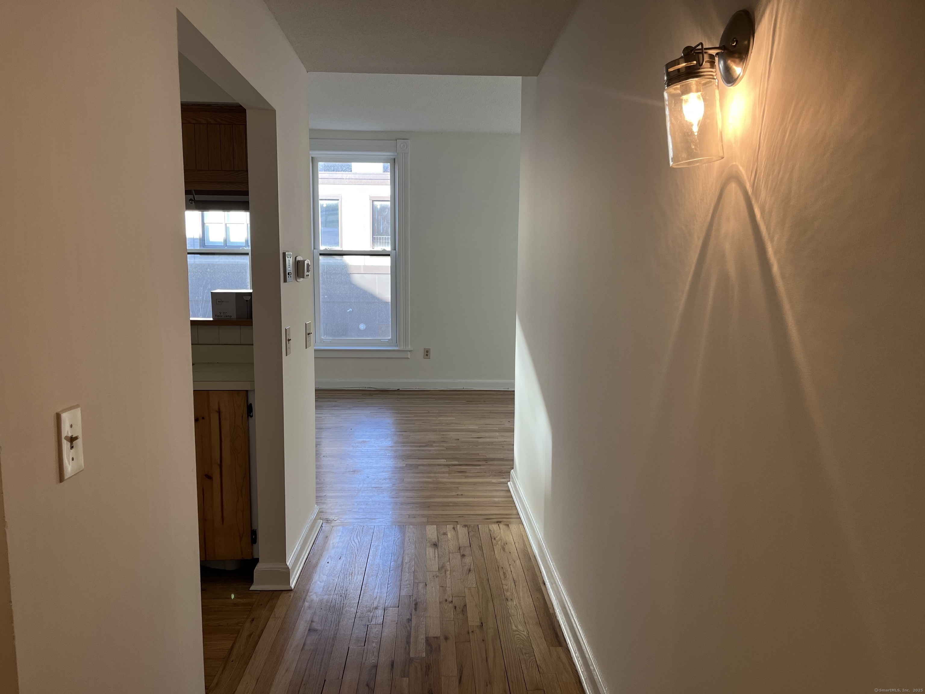 Property Photo:  118 Washington Street Apt 201  CT 06854 