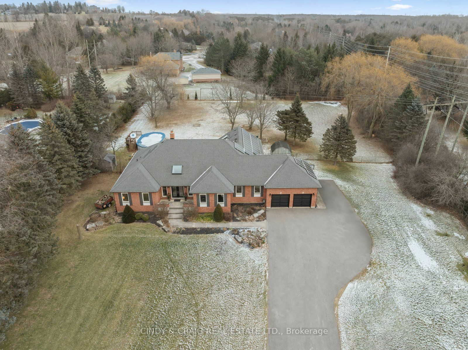 Photo de la propriété:  4215 Tooley Rd  ON L1E 1Z4 