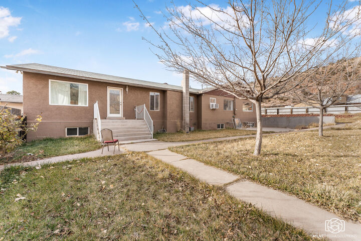 985 N Memorial St  Hildale UT 84784 photo