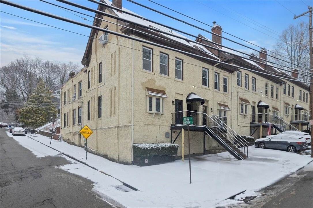 Property Photo:  1301 Walnut Street  PA 15221 