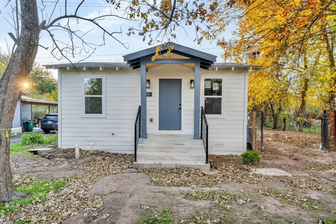 1110 Richardine Avenue  Austin TX 78721 photo