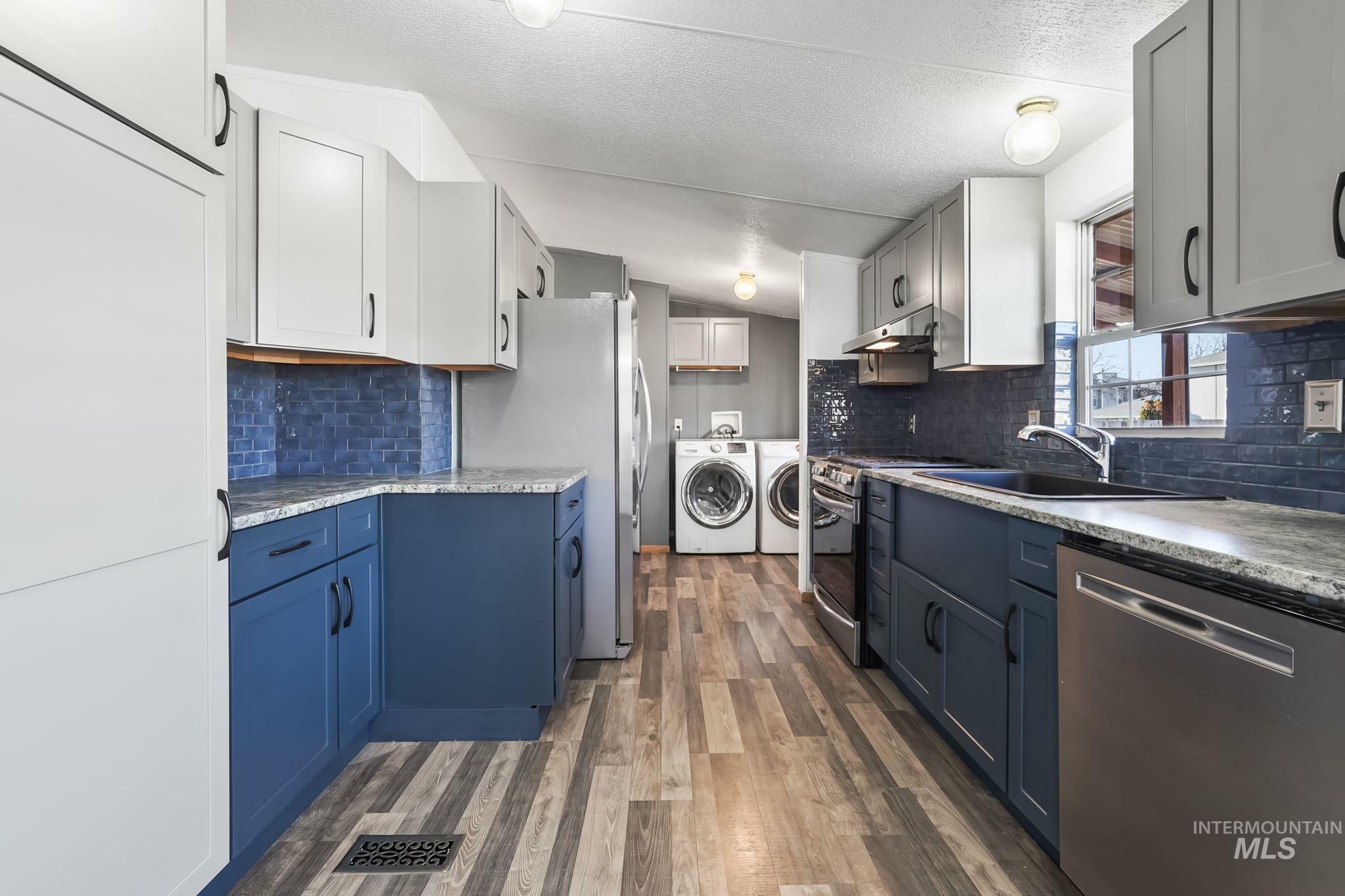 Property Photo:  445 S Maple Grove #29  ID 83709 