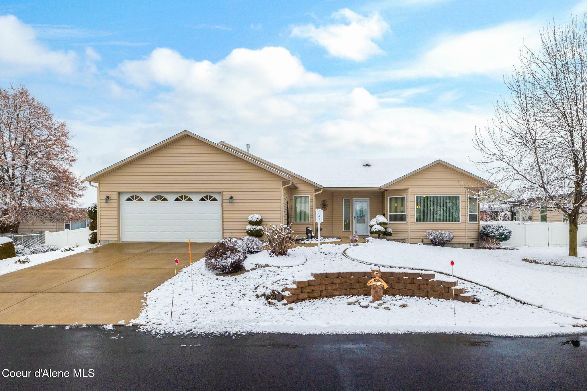 Property Photo:  636 W Woodlawn Dr  ID 83835 