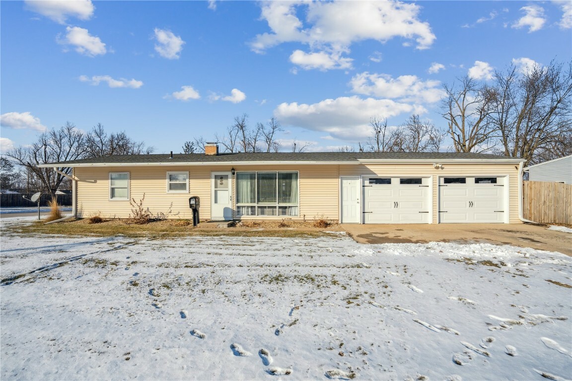 Property Photo:  158 Mayden Avenue SW  IA 52404 