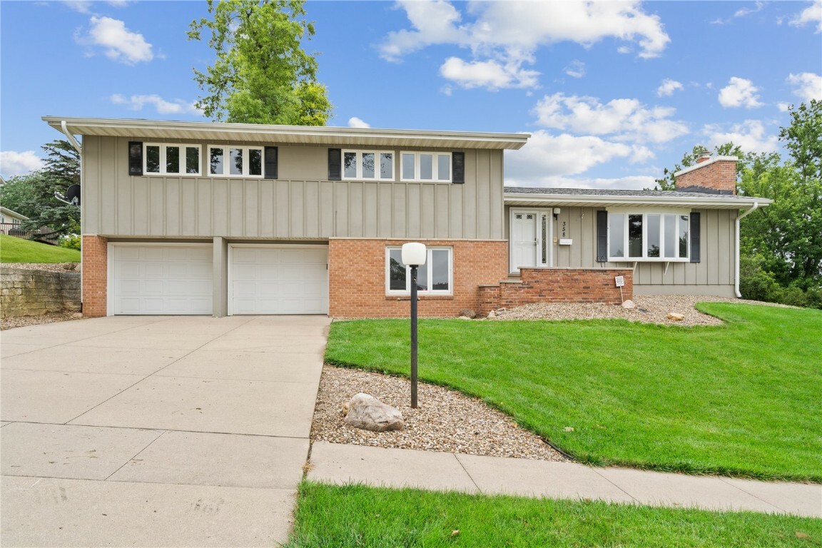 Property Photo: 358 Eastland Drive SE IA 52403