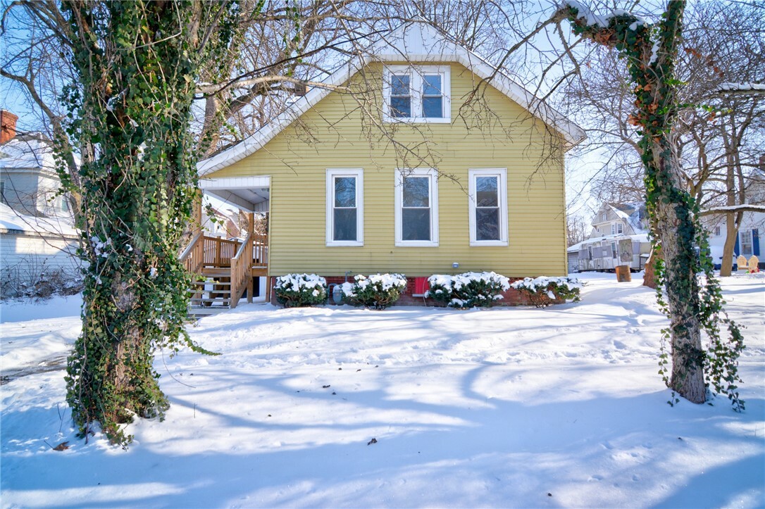 Property Photo:  428 S Ewing Avenue  IL 62522 