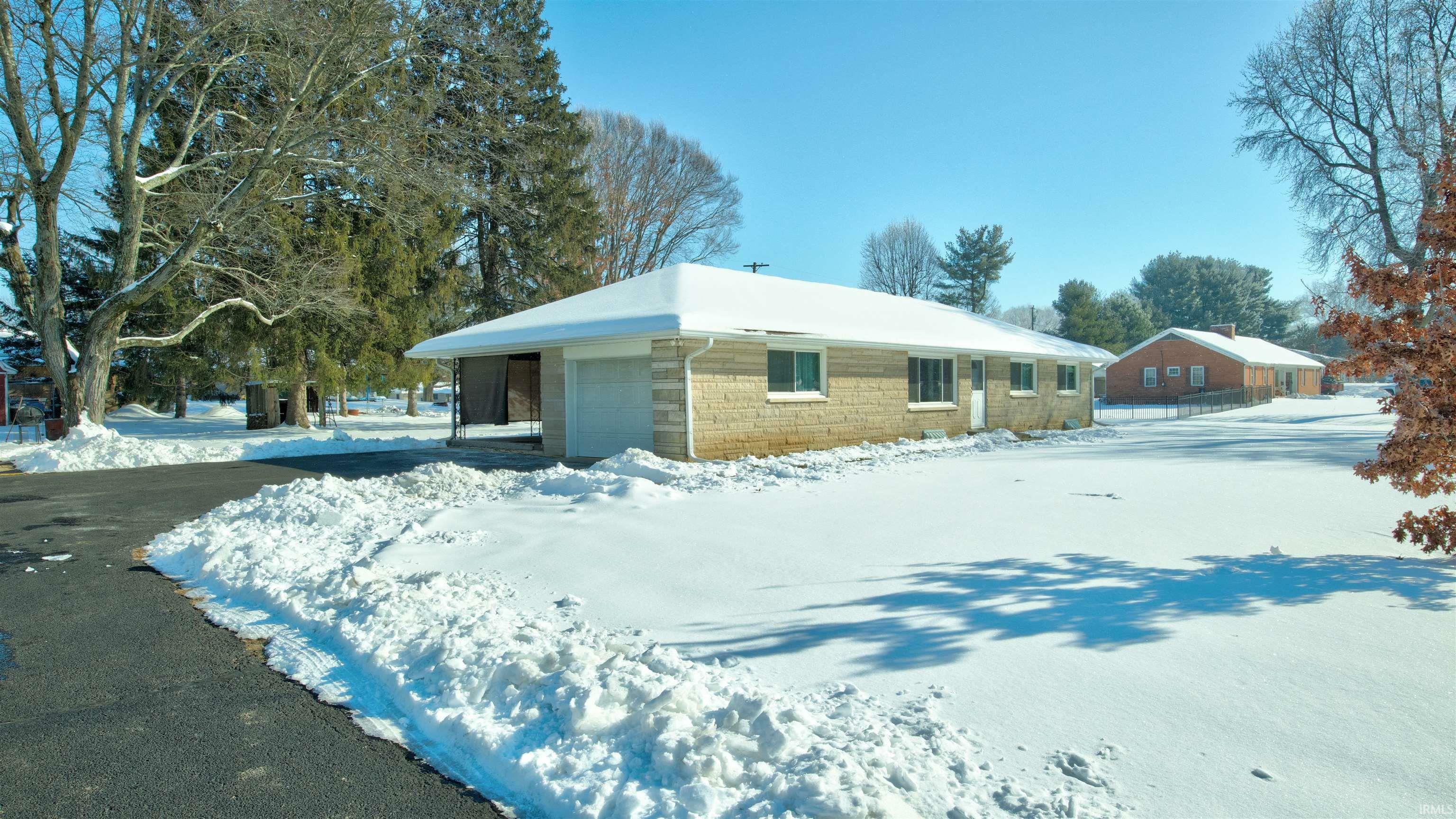 Property Photo:  2700 Avondale Road  IN 47591-6704 