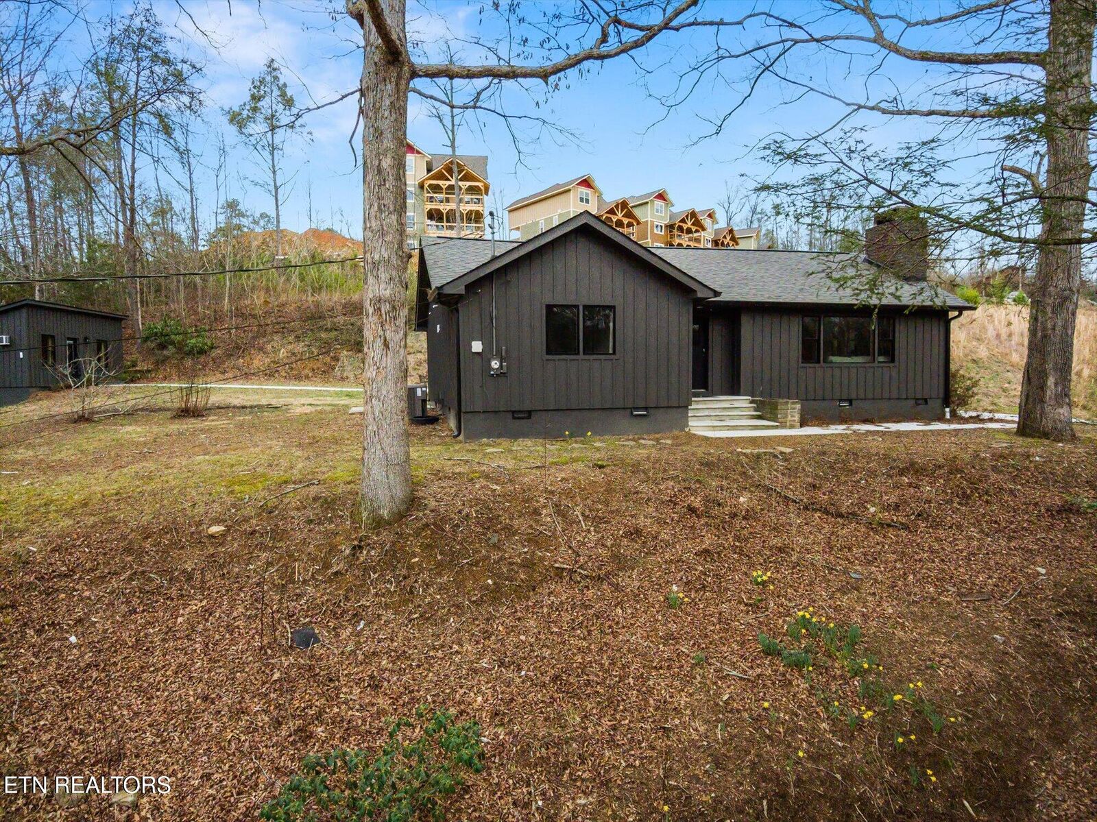Property Photo:  306 Glades Rd  TN 37738 