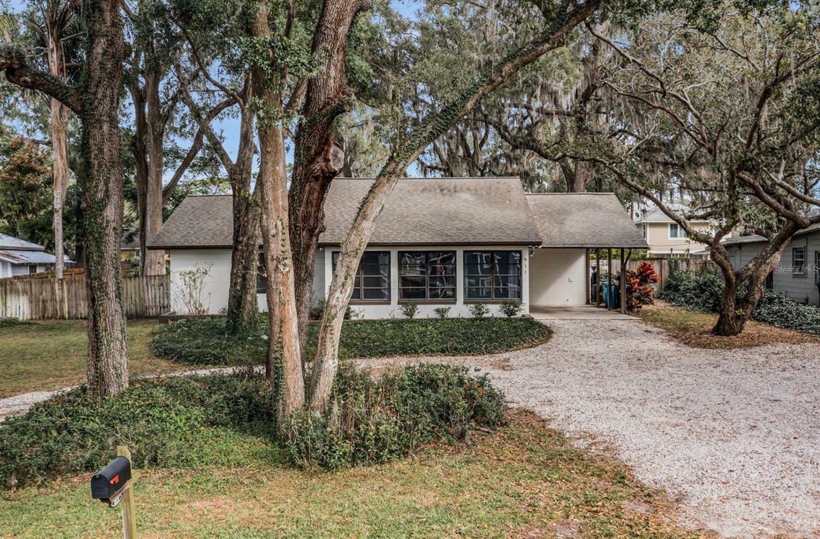 Property Photo:  811 Main Street  FL 34786 