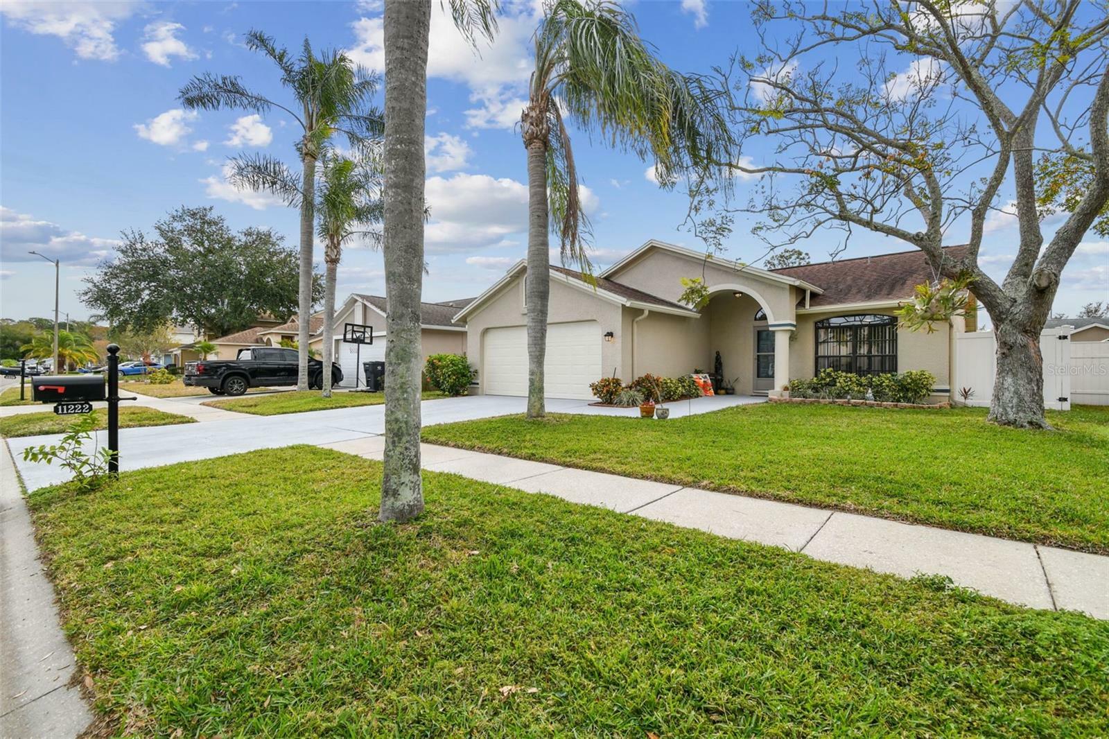 Property Photo:  11222 Moonvalley Way  FL 33635 