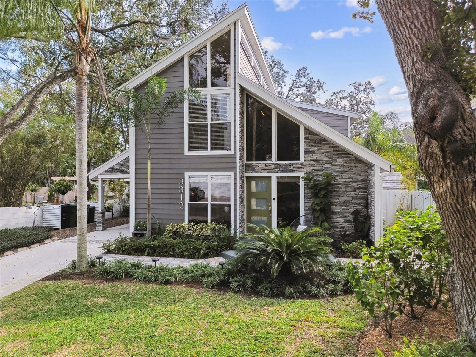 Property Photo: 3312 W Oakellar Avenue FL 33611