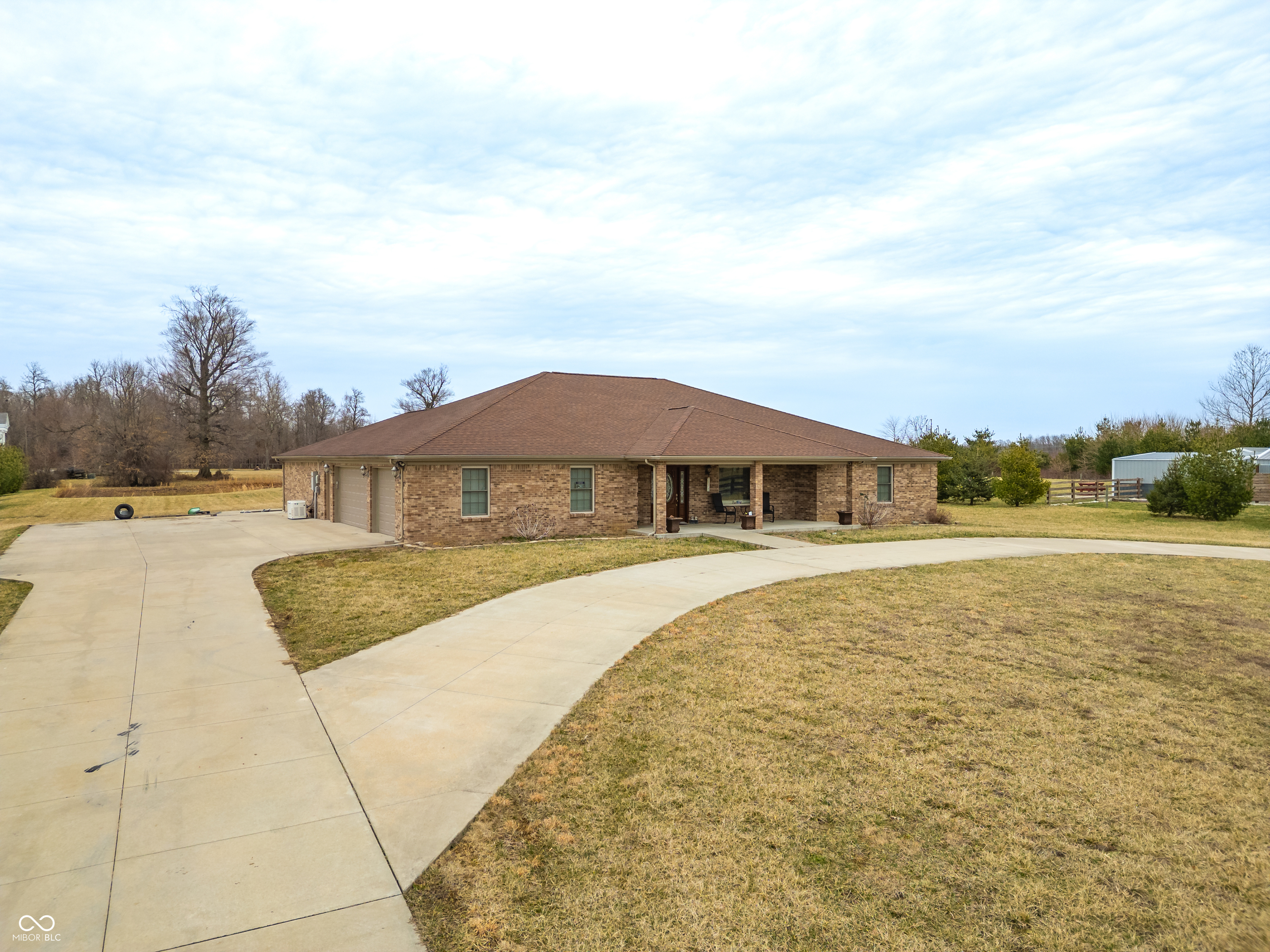 Property Photo:  10446 E County Road 275 N  IN 47274 