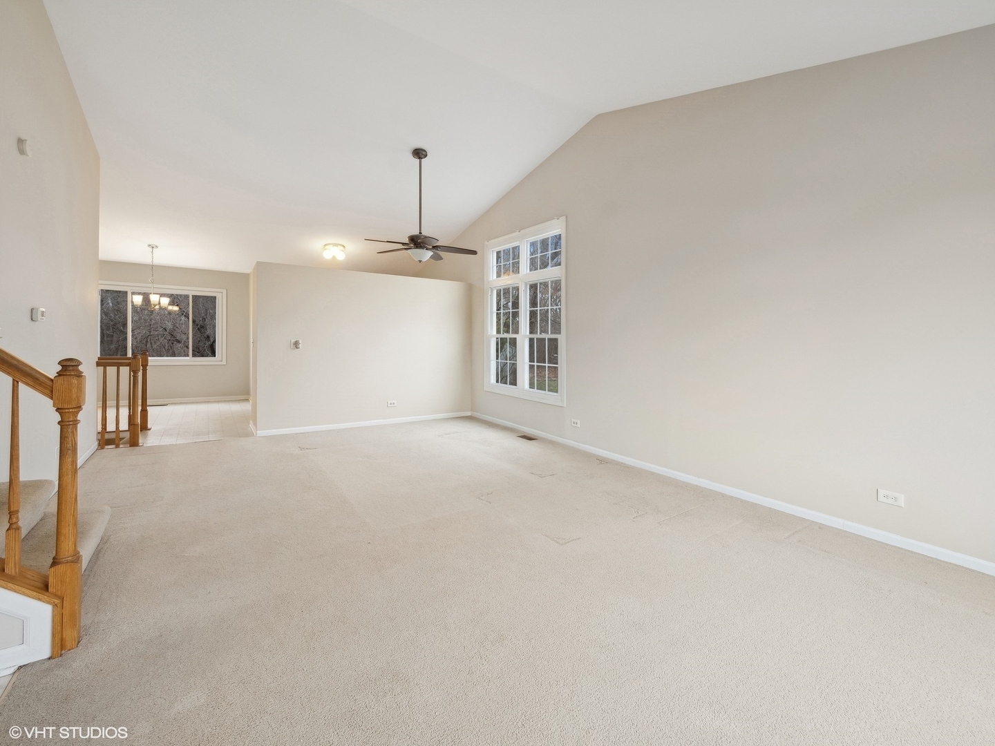 Property Photo:  614 Carriage Hill Court  IL 60042 