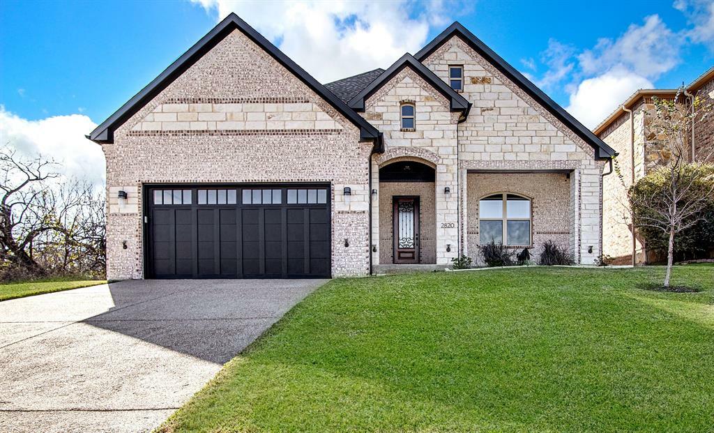 Property Photo: 2820 Fountain View Boulevard TX 75104