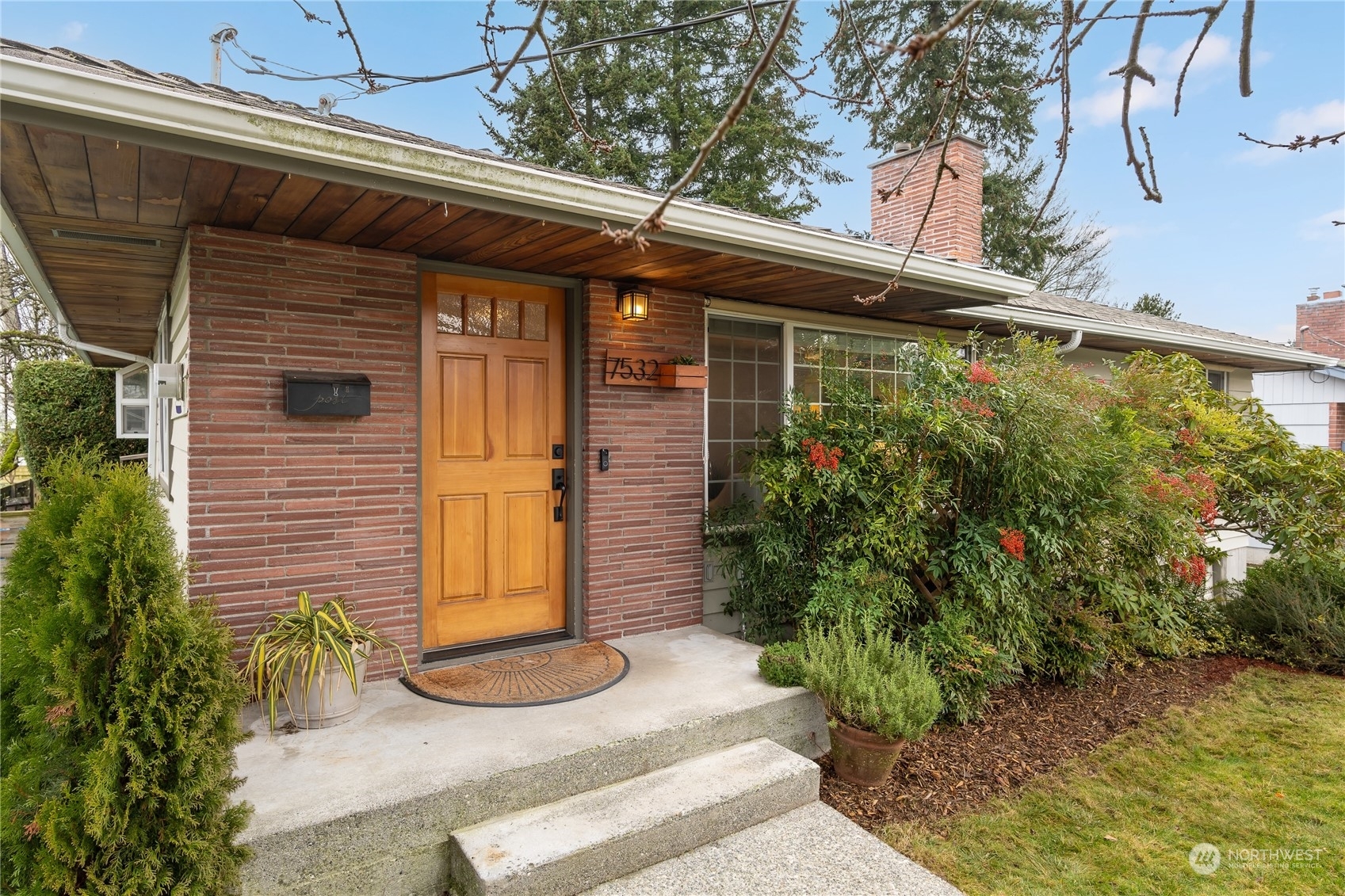 Property Photo:  7532  28th Avenue SW  WA 98126 