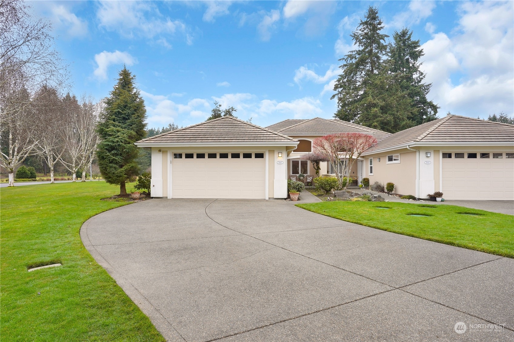 Property Photo:  7007  Fairway Lane SE  WA 98501 