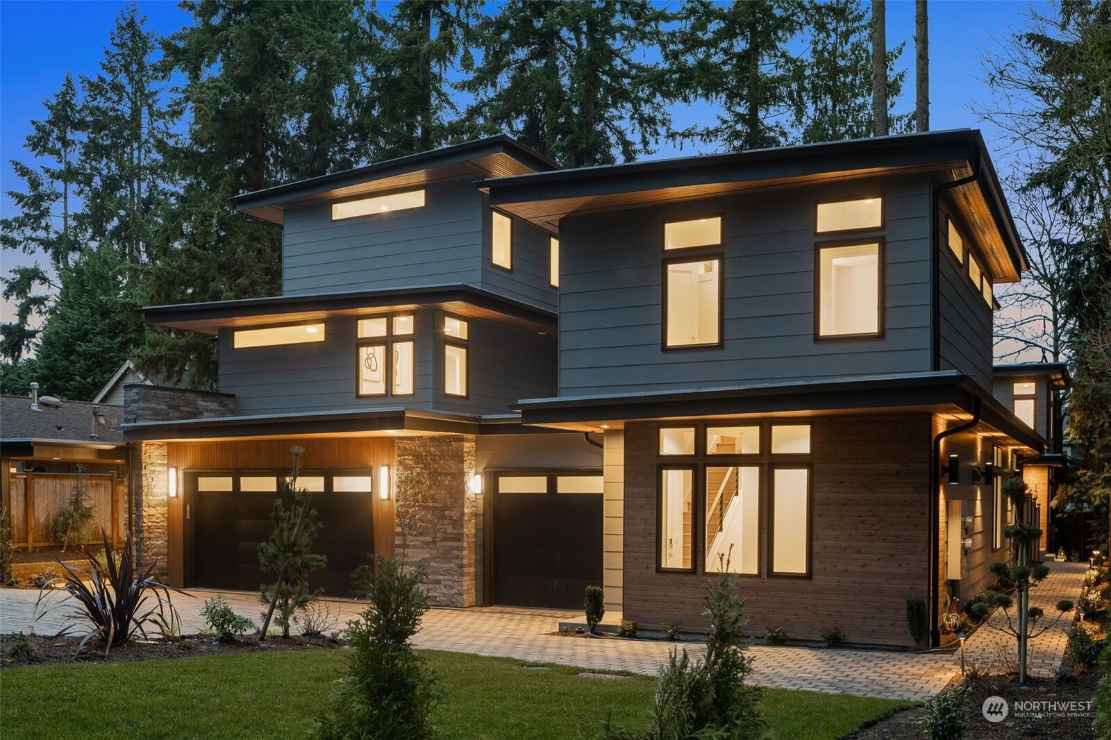 Property Photo:  12710 NE 72nd Street  WA 98033 