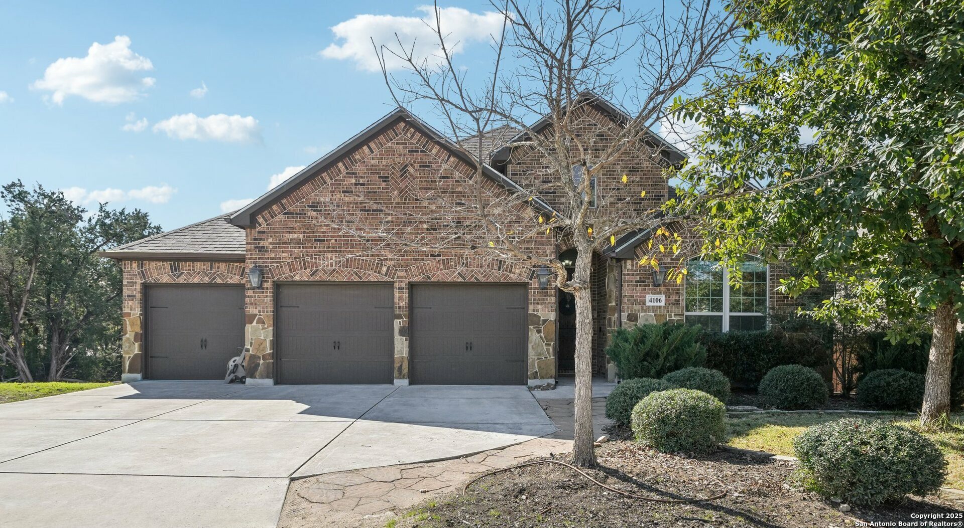 Property Photo: 4106 Monteverde Way TX 78261
